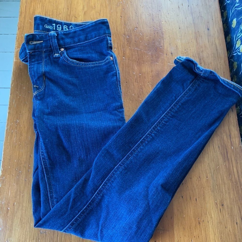 Gap straight dark jeans size 26